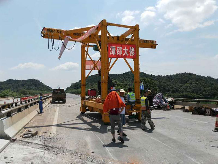 重型模塊智能拆模機